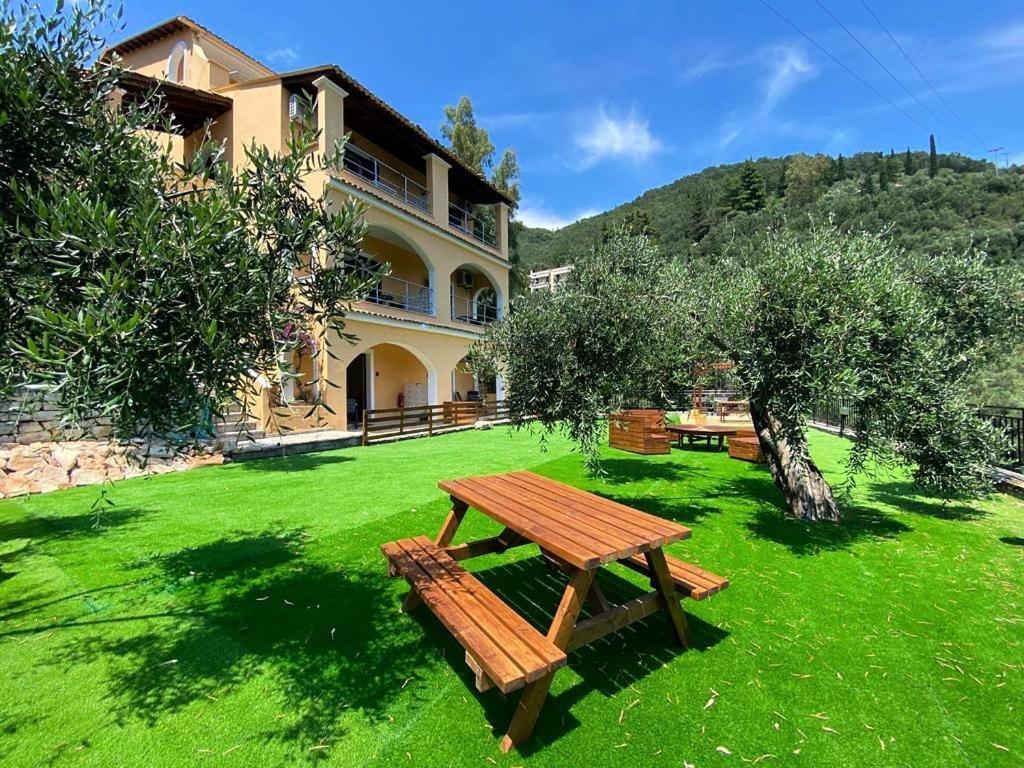 Silent Bay Apartments Katávolos Eksteriør billede