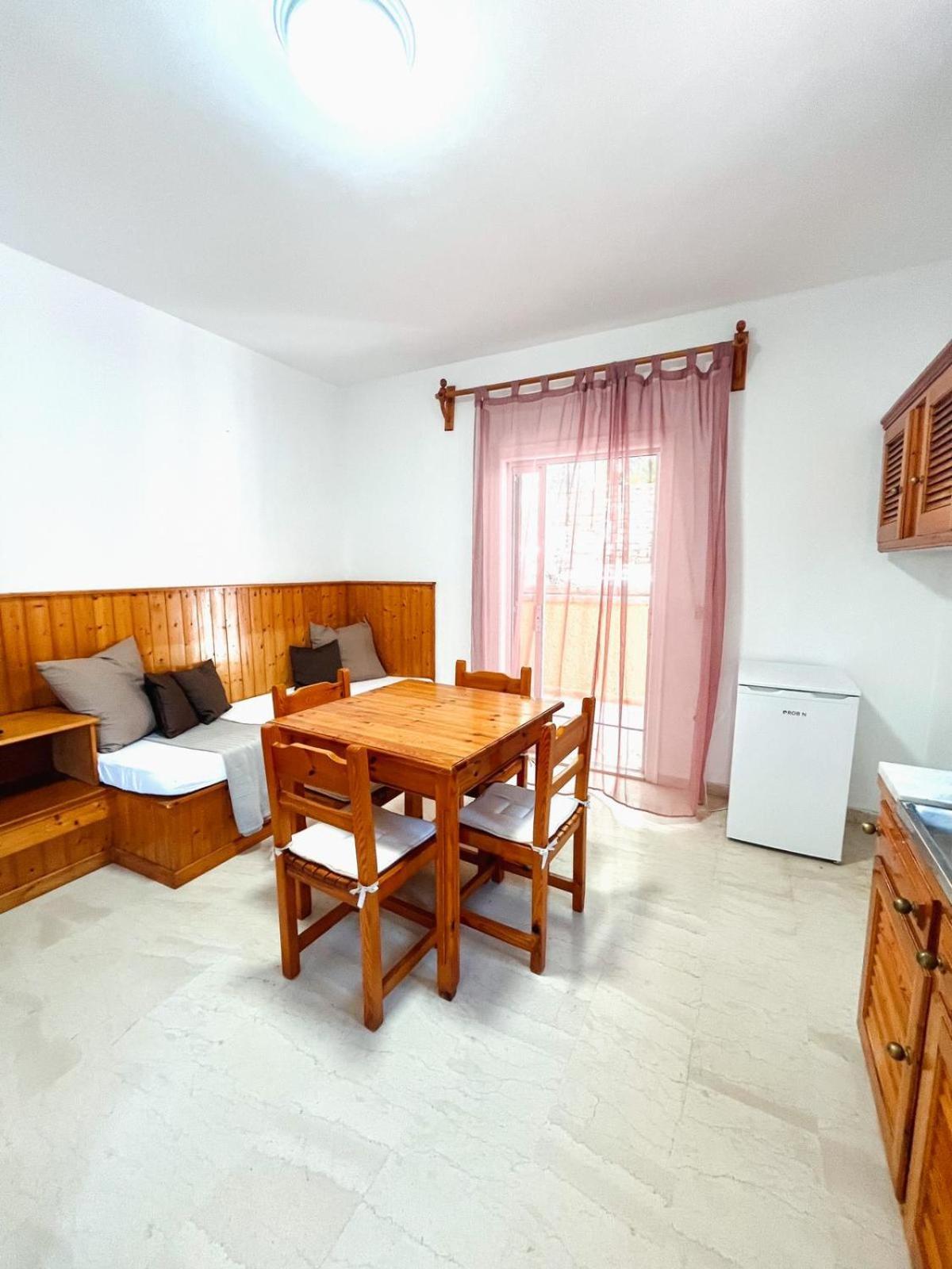 Silent Bay Apartments Katávolos Eksteriør billede