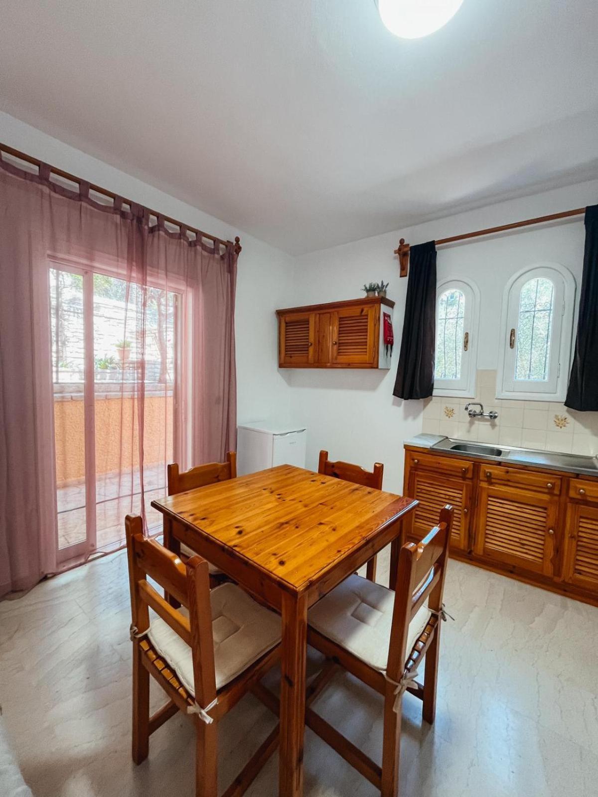 Silent Bay Apartments Katávolos Eksteriør billede