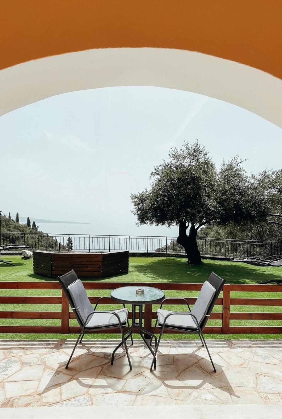 Silent Bay Apartments Katávolos Eksteriør billede