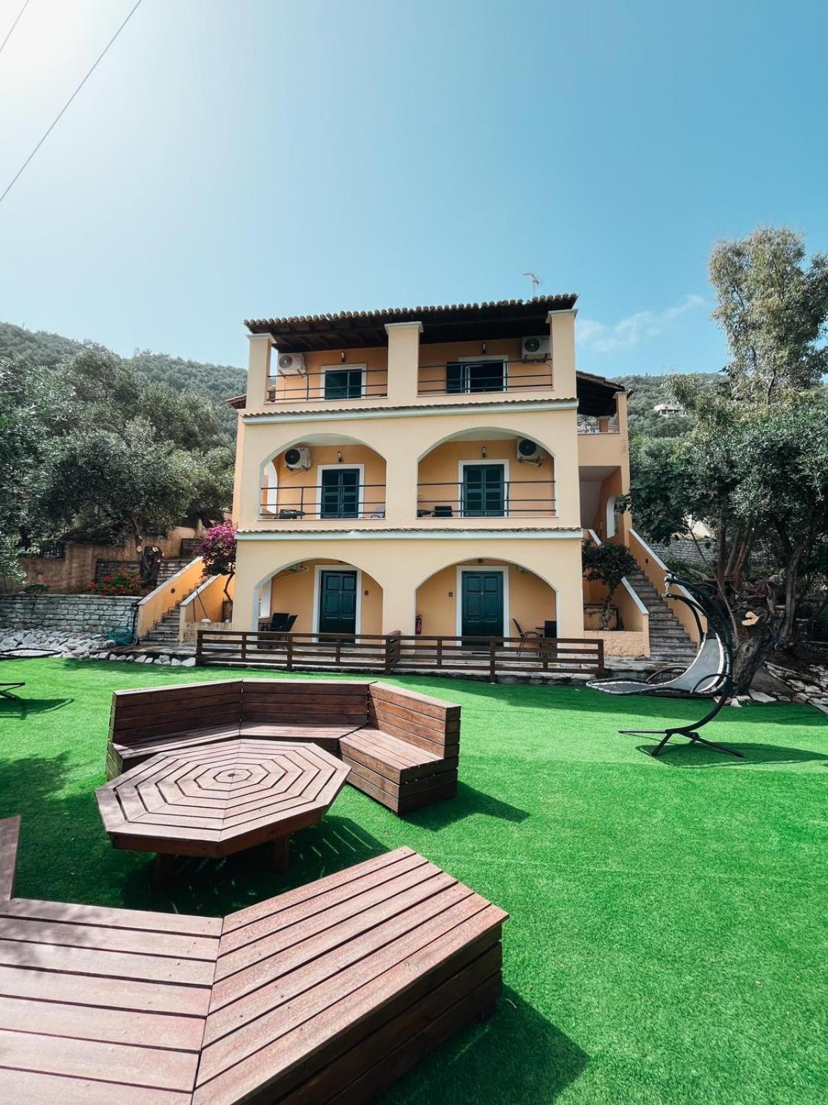 Silent Bay Apartments Katávolos Eksteriør billede