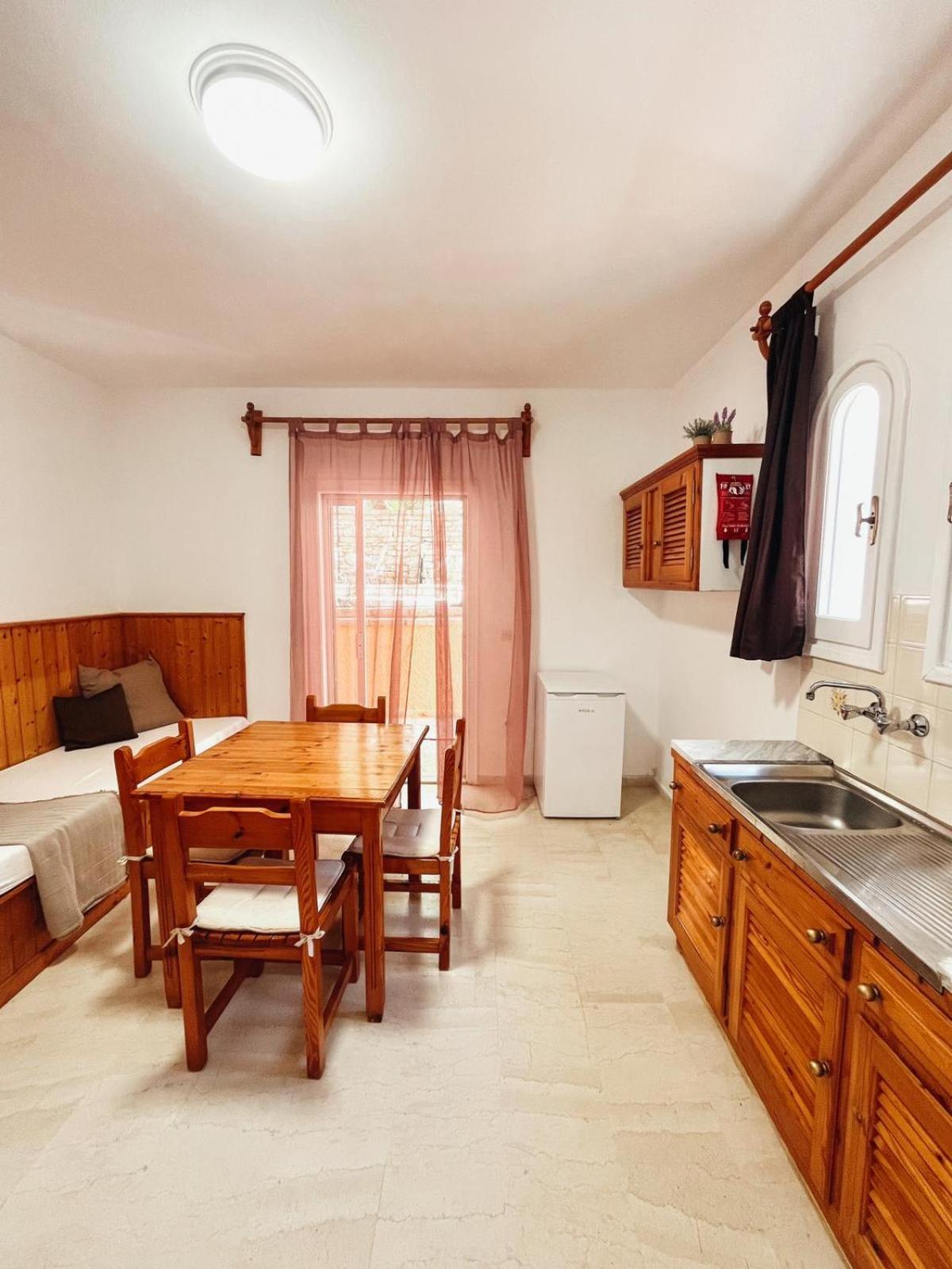 Silent Bay Apartments Katávolos Eksteriør billede